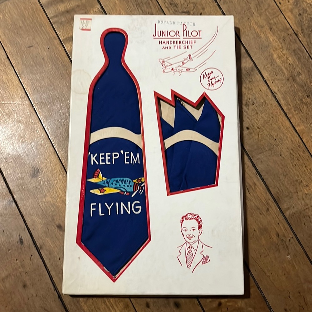 Vintage junior pilot keep’em flying handkerchief & tie set